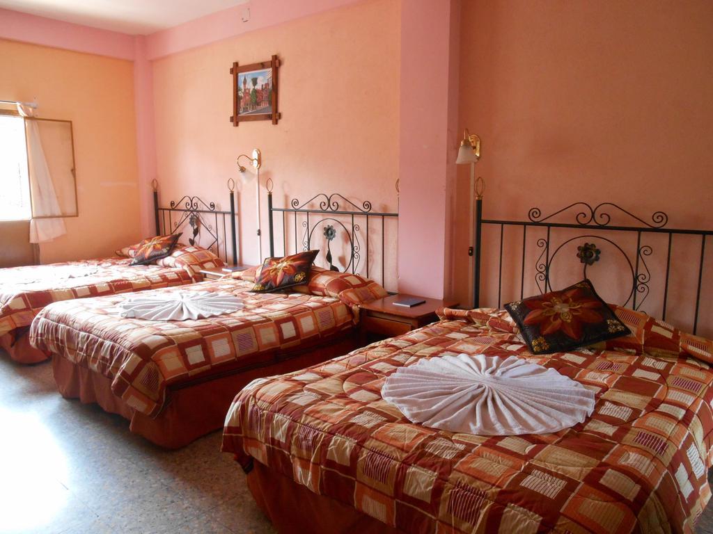 Hotel El Chaparral Panajachel Phòng bức ảnh