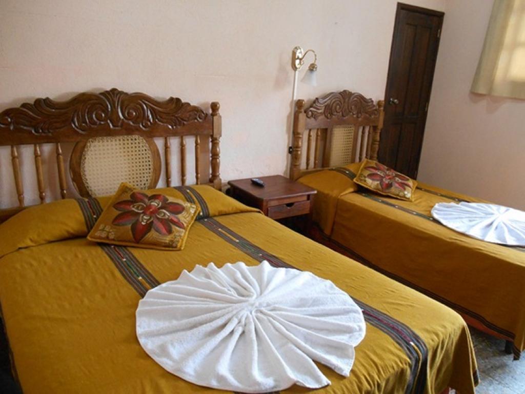 Hotel El Chaparral Panajachel Phòng bức ảnh