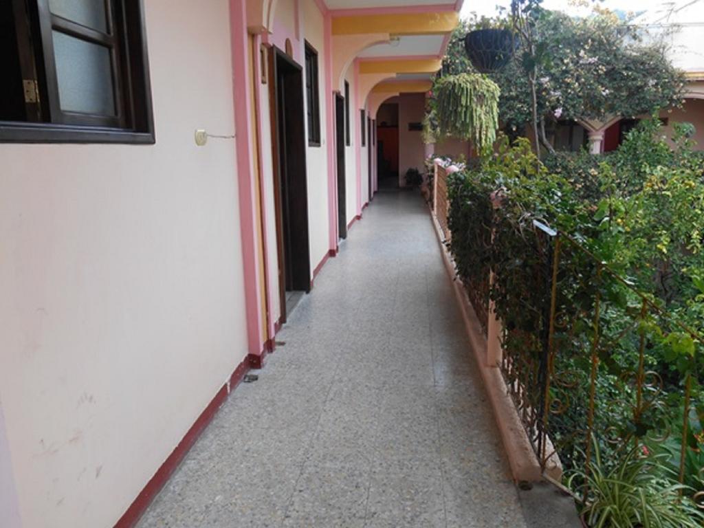 Hotel El Chaparral Panajachel Ngoại thất bức ảnh